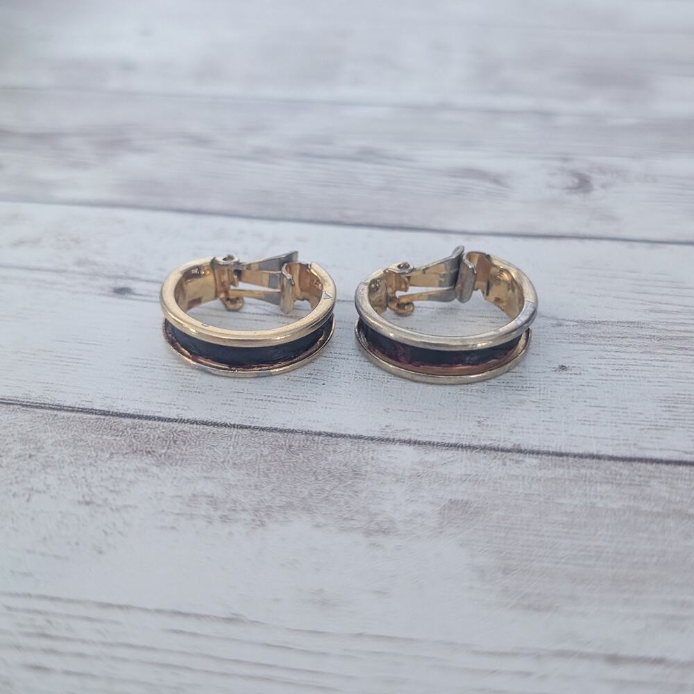 Vintage Clip On Earrings Large Hoops with Center Design - Damaged - Picture 11 of 12